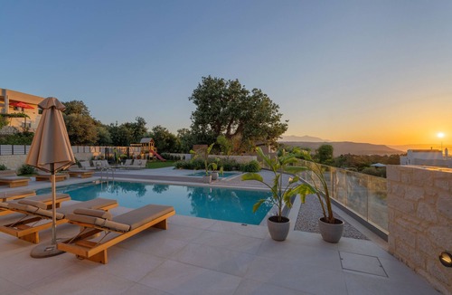 Prines Villa | Georgia Villa - With Private Heated Pool