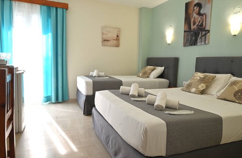 Benitses Hotel | Gina Studios