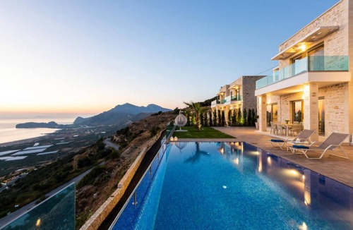 Zerviana Villa | Gorgeous Villa for 7 overlooking Phalasarna Beach