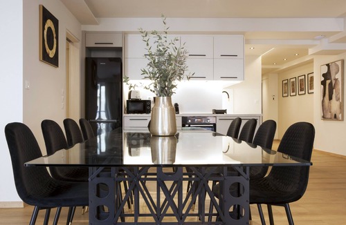 Thissio Apartment | Gracious Accessible 4Bd/5Ba Apartment in Ideal Location