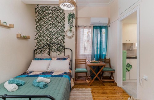 Pangrati Apartment | Green boho apartment