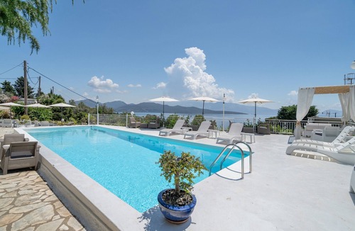 Episkopos Apartment | 'Ground Floor' Room Shared Pool and Wi-Fi