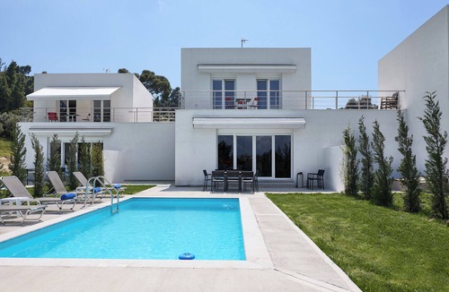 Kriopigi Villa | Halkidiki Villa with Private Pool | Modern Luxury Stay for 8