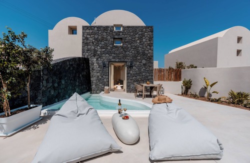 Exo Gialos Villa | Halo Santorini- Living Experience