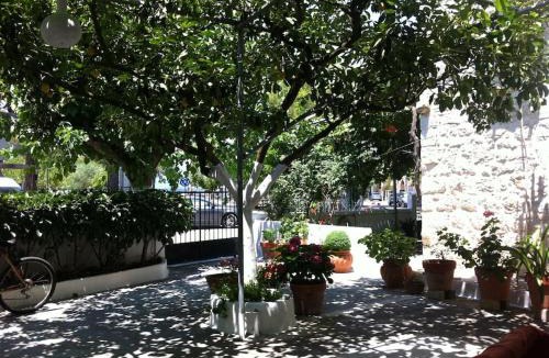 Katomerion House | Happy House-Comfortable Apartment in Vathi Square