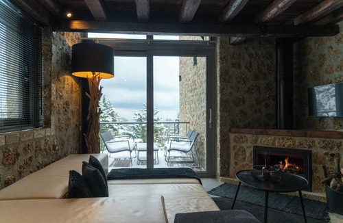 Mesaia Trikala Ski Chalet | Heartbeat Superior Chalet, Heartbeat Mountain Escapes