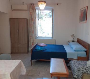 Mytilene Apartment | Hidden Garden