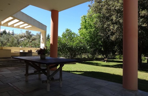 Pefkochori Villa | High-end aesthetics villa, severed from prying eyes!