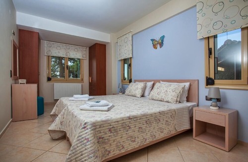 Roussospiti Apartment | Holiday apartment Roussospiti for 1 - 13 persons with 5 bedrooms - Holiday apartment