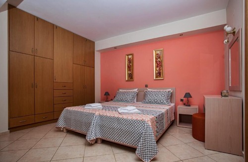 Roussospiti Apartment | Holiday apartment Roussospiti for 1 - 13 persons with 5 bedrooms - Holiday apartment