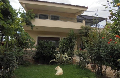 Porto Rafti House | Holiday Home 'Elli Apartment Porto Rafti' with Wi-Fi