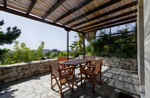 Kithira Apartment | Holiday Home 'Kythiris Studios - Bungalow 2' with Sea View, Wi-Fi and Air Conditioning