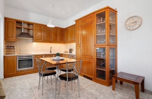 Agkisaras House | Holiday Home 'La Casa Di Leone Casa Sorella' with Sea View, Wi-Fi and Air Conditioning