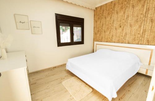 Portes House | Holiday Home Potidaia