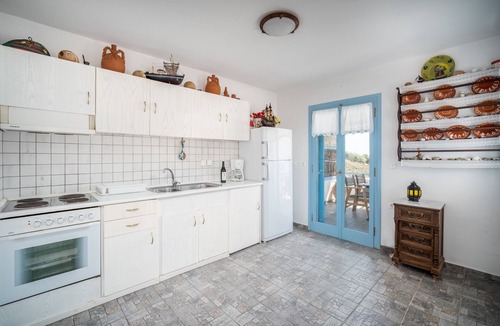 Serifos House | Holiday Home 'Psili Ammos' with Private Terrace, Balcony and Air Conditioning
