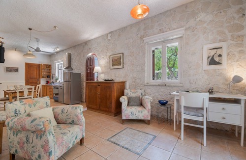 Katouna House | Holiday Home 'Stone House In Katouna with Garden' with Garden, Wi-Fi and Air Conditioning