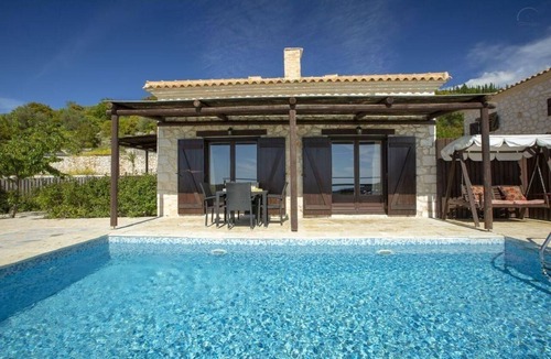 Lefkas House | Holiday House in Apollonii with Private Pool