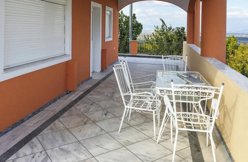 Vlachokerasia House | Homerez - Charming House with Mountain View in Manthirea
