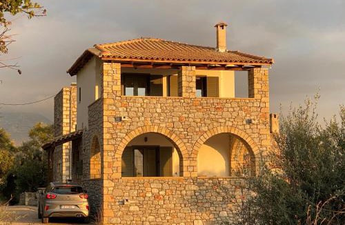 Lefktro House | Horizon Villa Mani - Seaview Family Home