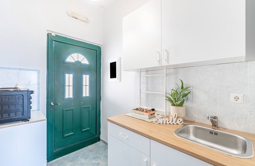Lakones Apartment | Hotel Apartment "Spyridoula Studio 1" with Sea View, Shared Pool & Wi-Fi