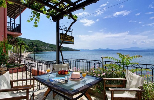 Lefokastron Apartment | House in Lefokastro - in front of the beach + Wi-Fi #1