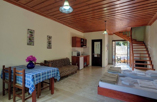Douliana Condo | House in small village close to beaches