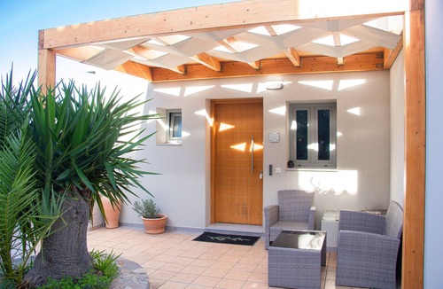 Agia Pelagia House | House of Harmony Suites | Antonia
