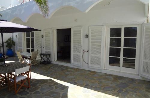 Ormos Korthiou Villa | In front of the Beach.