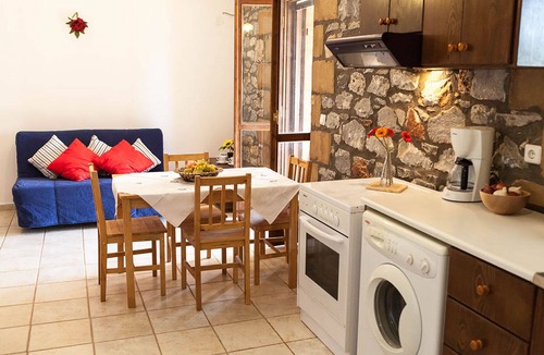 Lefktron Villa | Io Villa 3 a little stone castle with pool