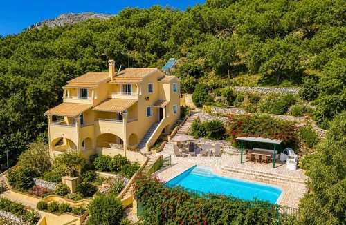 Nisaki Villa | Ioannas House - Four Bedroom Villa, Sleeps 8