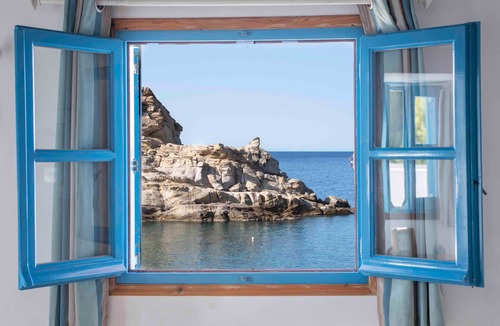 Milopotas House | Ios Villa - On the Beach