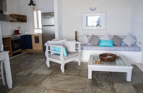 Nea Cryssi Akti House | Irene's View Villa one · House with swimming pool near Pounda