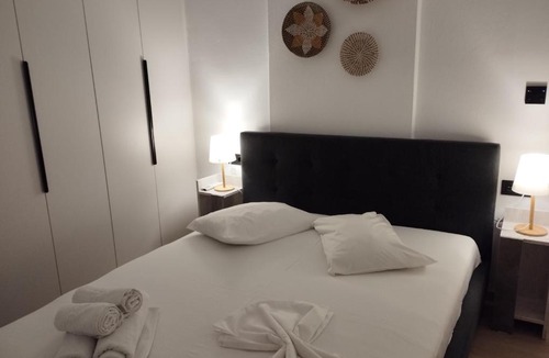 Korinthos Apartment | Iris pool House