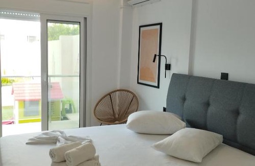 Korinthos Apartment | Iris pool House