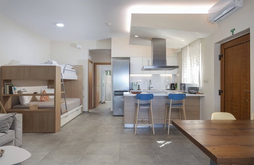 Kokinos Pirgos Apartment | Iris Suite | Beachfront Getaway