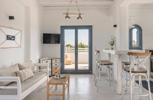 Aliki Villa | ISholidays Paros Pebble Summer House