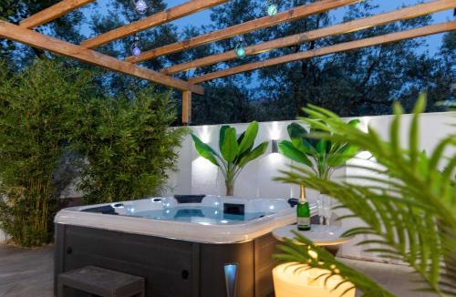 Skala Sotiros Villa | Jacuzzi deluxe villa