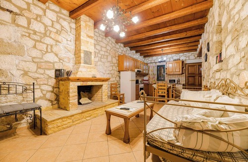 Vasilikos House | Joanna's Stone Villas