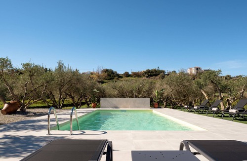 Adele Villa | Kallistefanos Villa, a Nature Inspired Retreat
