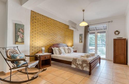 Katavolos Apartment | Kaminaki Villas by Tsiolis Family