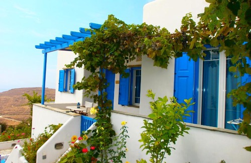Karia Apartment | Karyatides