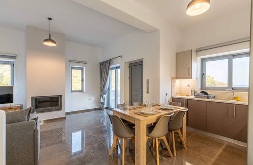 Monemvasia House | Katerinas Villa 2 - Monemvasia Beachfront Haven