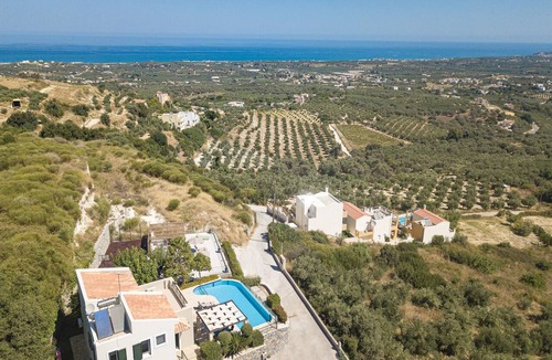 Agia Triada Villa | Keano Villa, with Pool & BBQ, Ping Pong, Playground