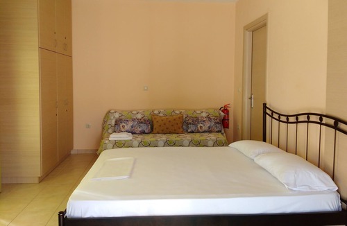 Razata Apartment | Kefalos Apartment (Razata)