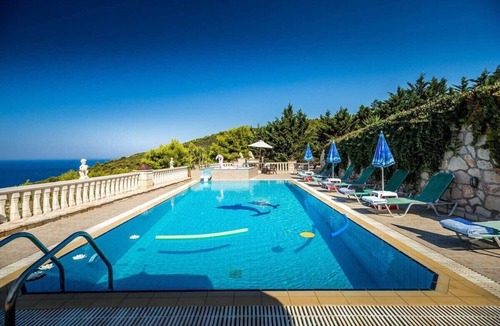 Kerion House | Keri Me Away - Argo's Serene Poolside Haven