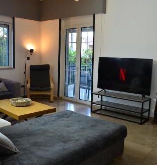 Alimos Apartment | "KREON" Riviera House - Spacious house by the sea