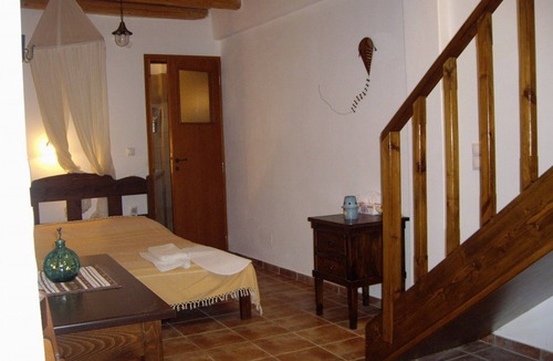 Mires House | Ksa Sou Guesthouse 1 House with character ideal for nature & history lovers