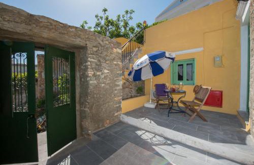 Symi Apartment | Kyklameno Apartment