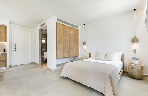Loutra Apartment | Kythnos Blue - Suite 4 Luxurious, Sea Front