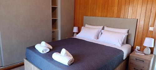 Liapades Apartment | Lais Apartment in the old square of Liapades
